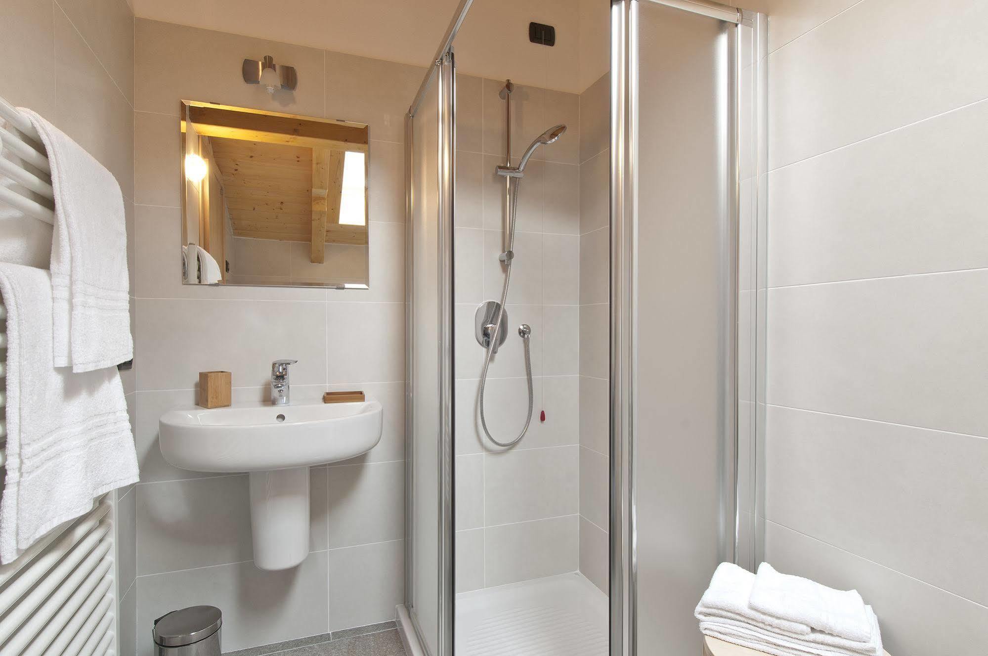 Helianthus Residence Cannero Riviera Esterno foto